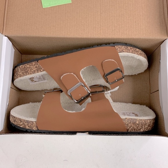 C&C California Zoe Sherpa Sandals Slippers SZ 9 Buckle adjustable Tan Creme NEW - Picture 11 of 12